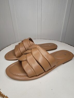 NWOB Bandolino Slides